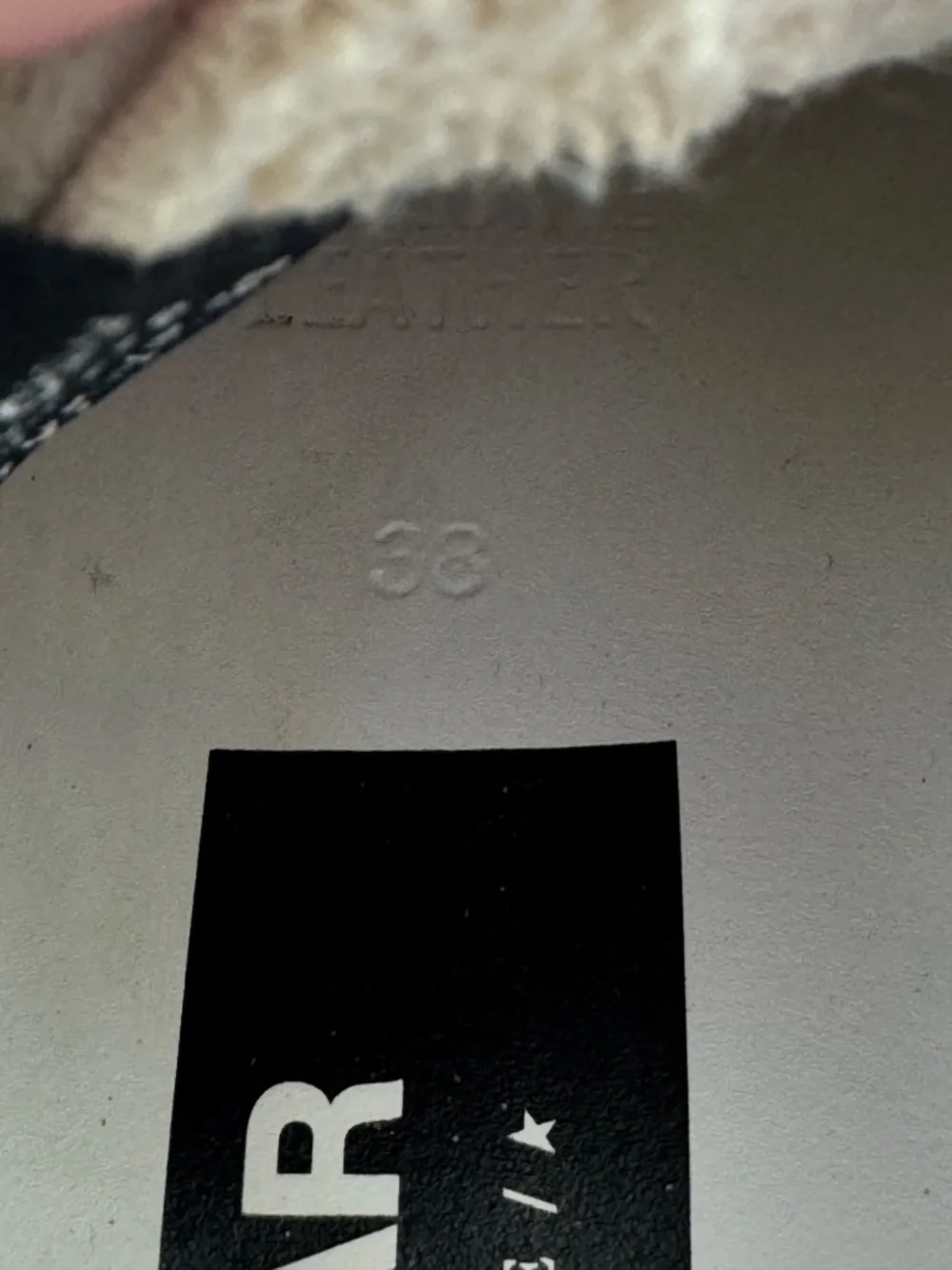 Golden Goose Sneaker